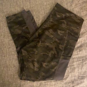 Fabletics camo powerhold leggings size L